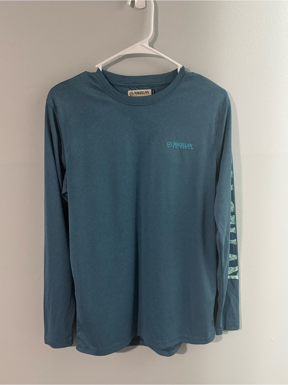 Magellan Outdoors • Women’s Fish Gear Logo Long Sleeve Tee